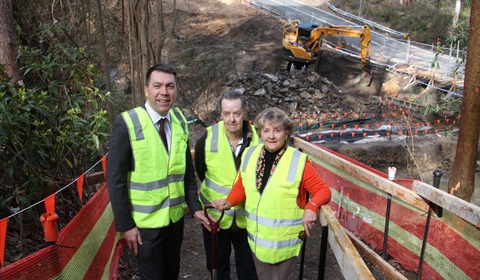Mayor George Brticevic at Wedderburn Causeway with Mr and Mrs Dumont