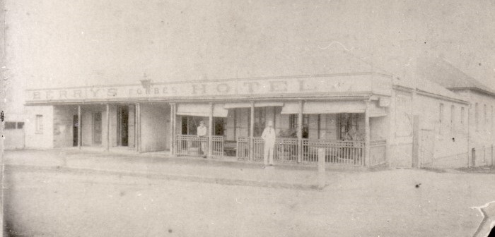 Black and white photograph of the Forbes Hotel Campbelltown as it appeared in 1830