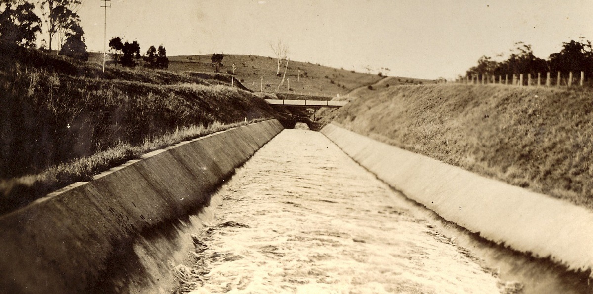 old photograph of Canals with water flowing through them through to the prospect reservoir