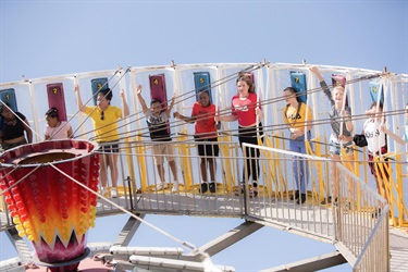 Round up spinning ride for the adventurous